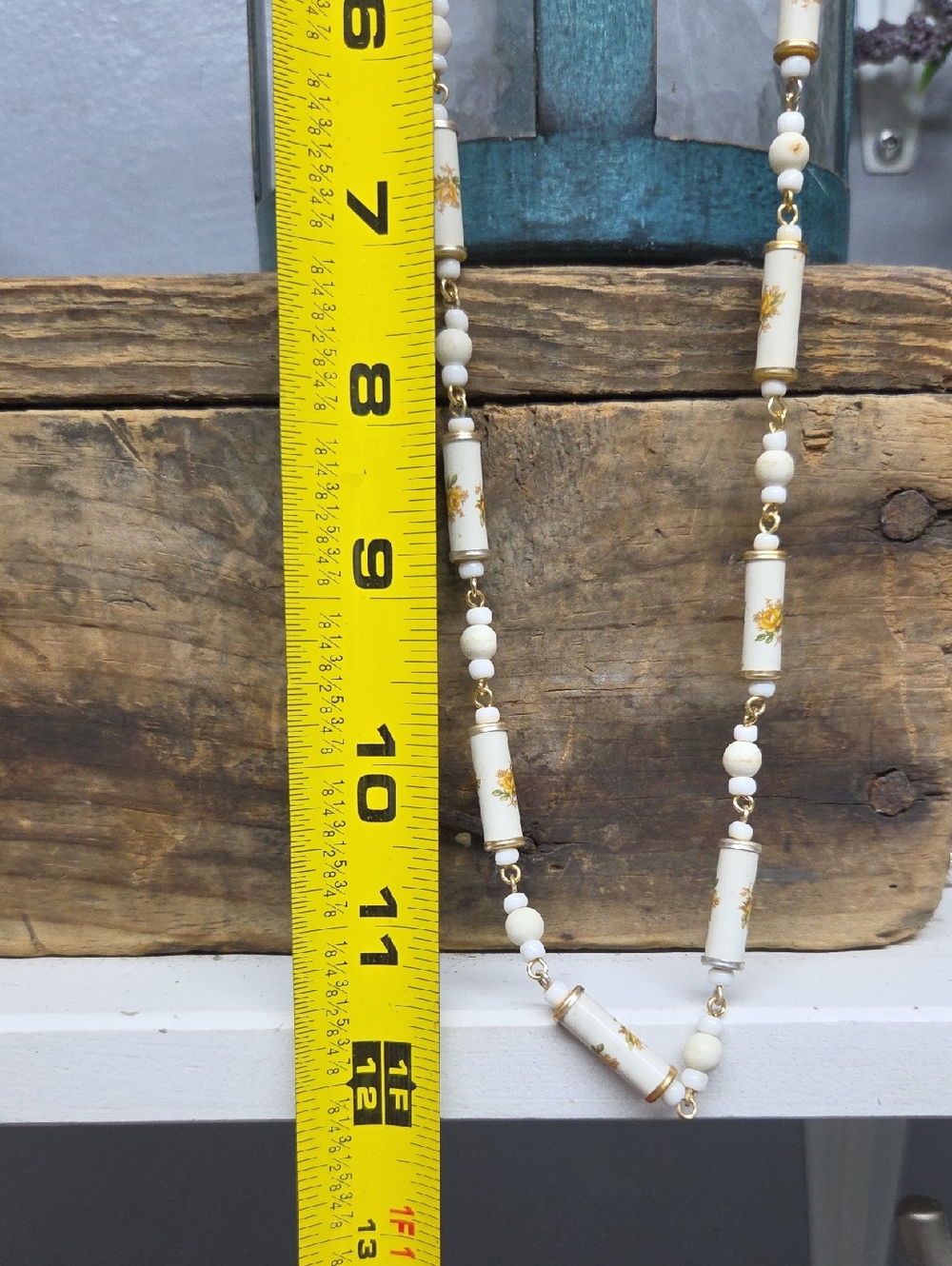 Vintage Hand Painted White and Gold Floral Beaded Necklace - Picture 5 of 5